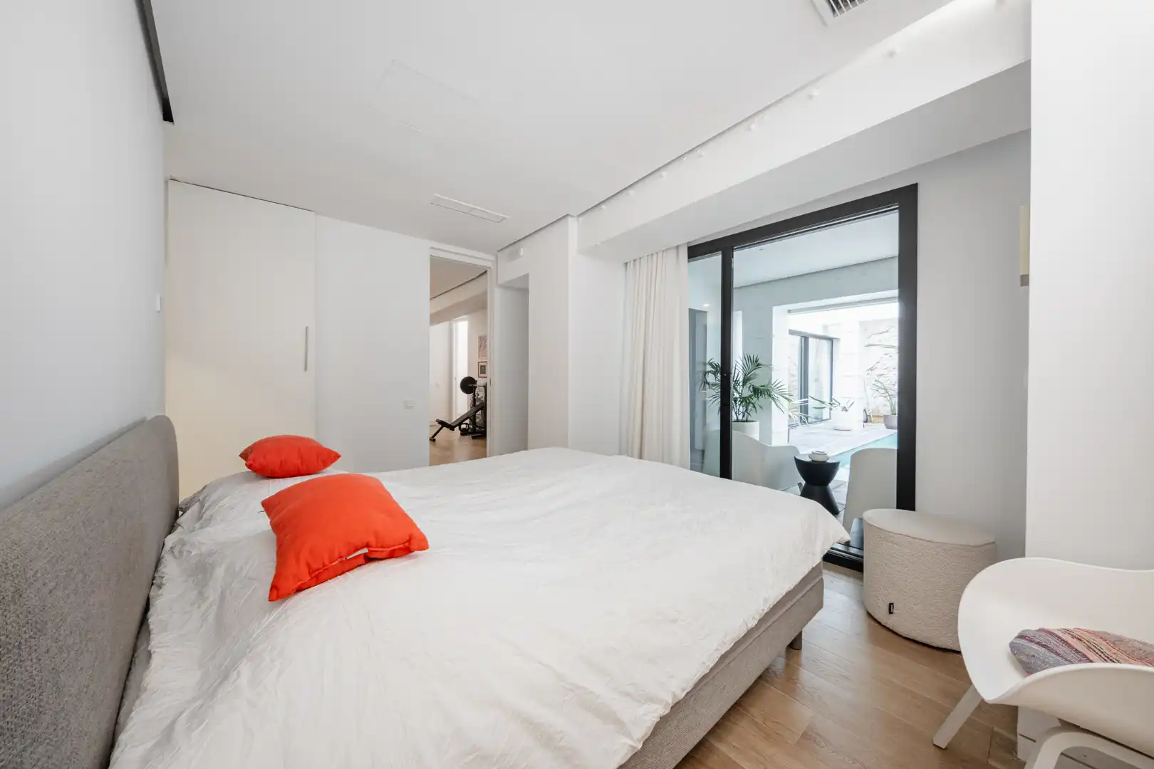 Schlafzimmer von Maisonette zum Verkauf in Barcelona mit Klimaanlage, Heizung und Privatgarten