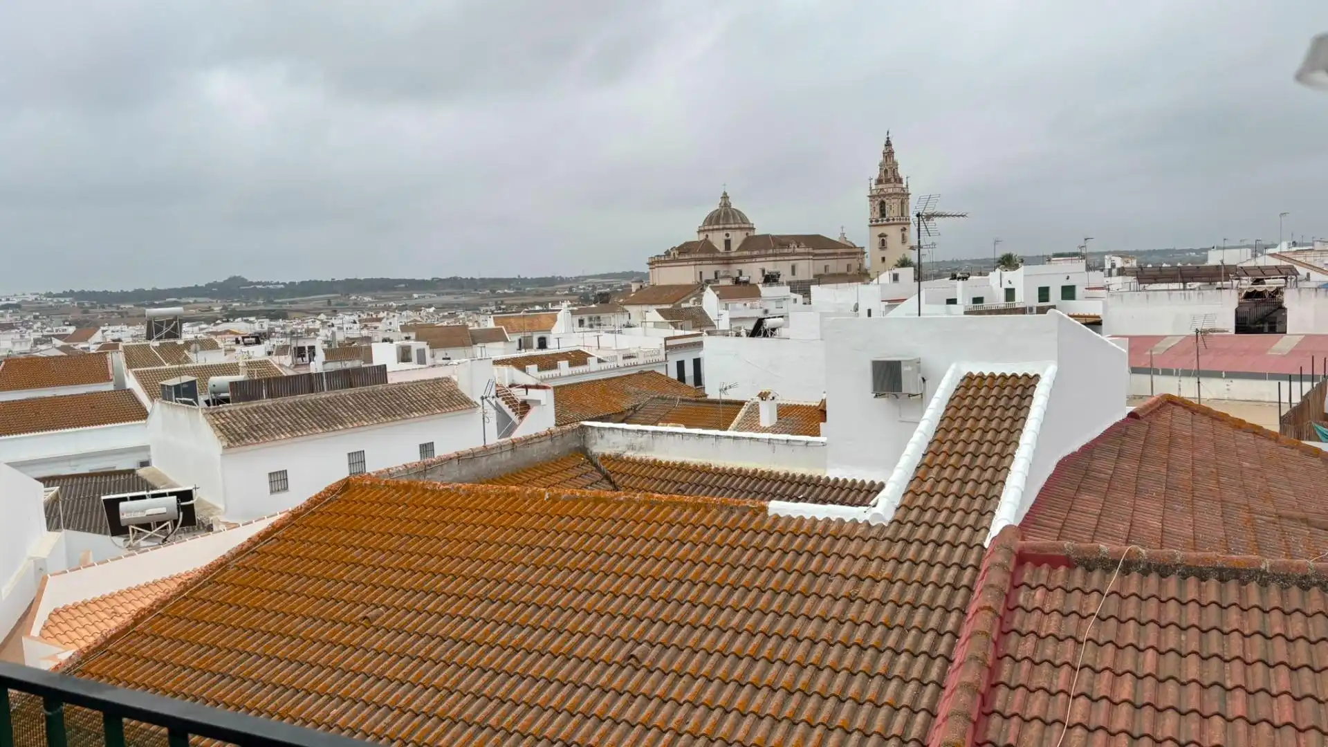 Vista exterior de Piso en venta en Moguer con Aire acondicionado, Terraza y Trastero