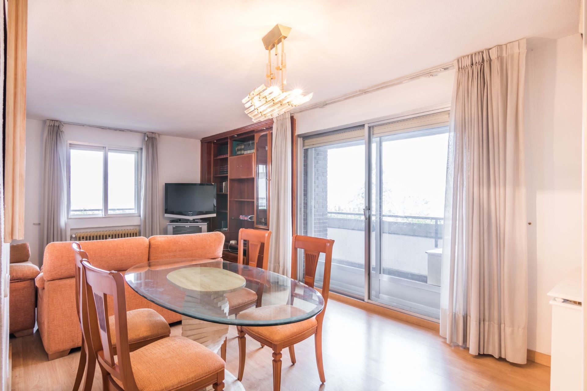 Living room of Flat for sale in  Madrid Capital  with Air Conditioner, Heating and Terrace