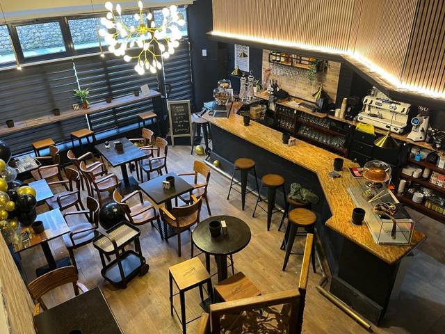 Local comercial en Venta en Calle Santa Susana, 10 en Parque San Francisco - Uría