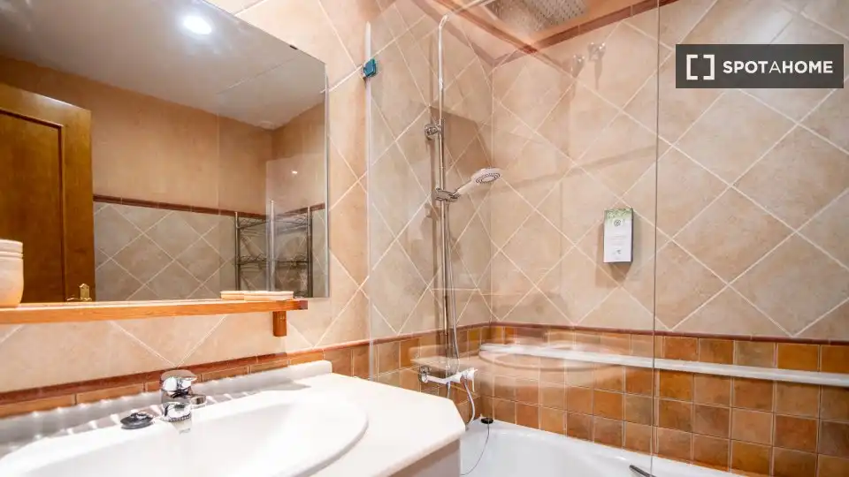 Room in El Pópulo - Santa María