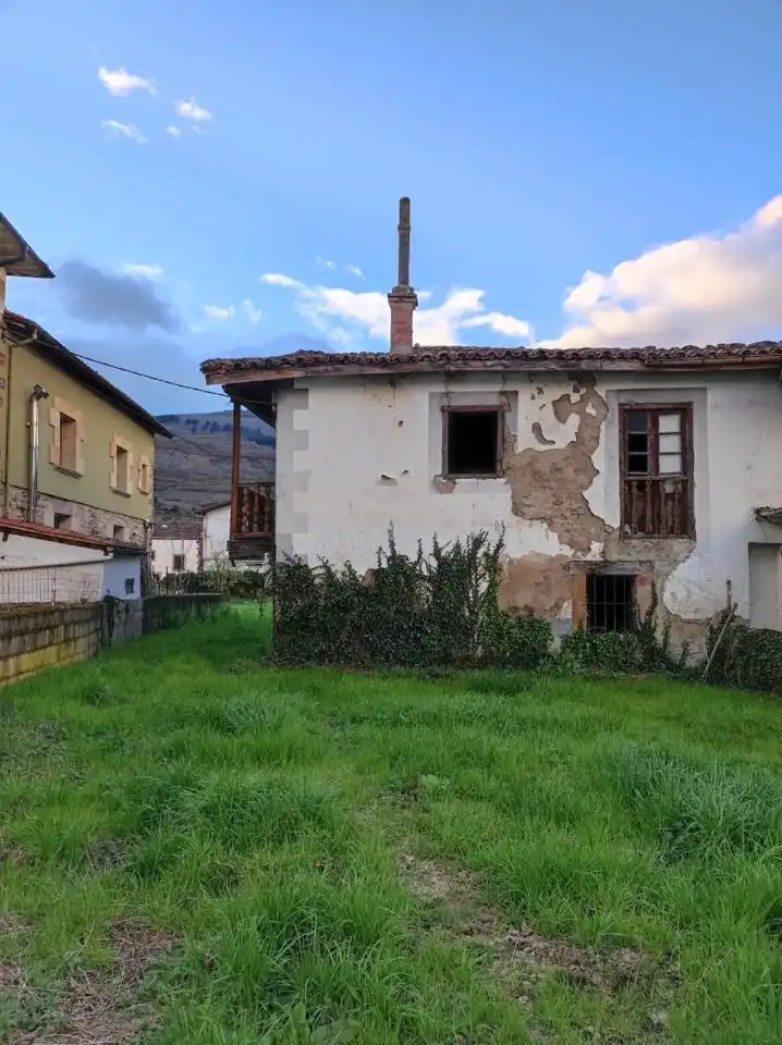 Exterior view of Country homes for sale in Bárcena de Pie de Concha, Cantabria