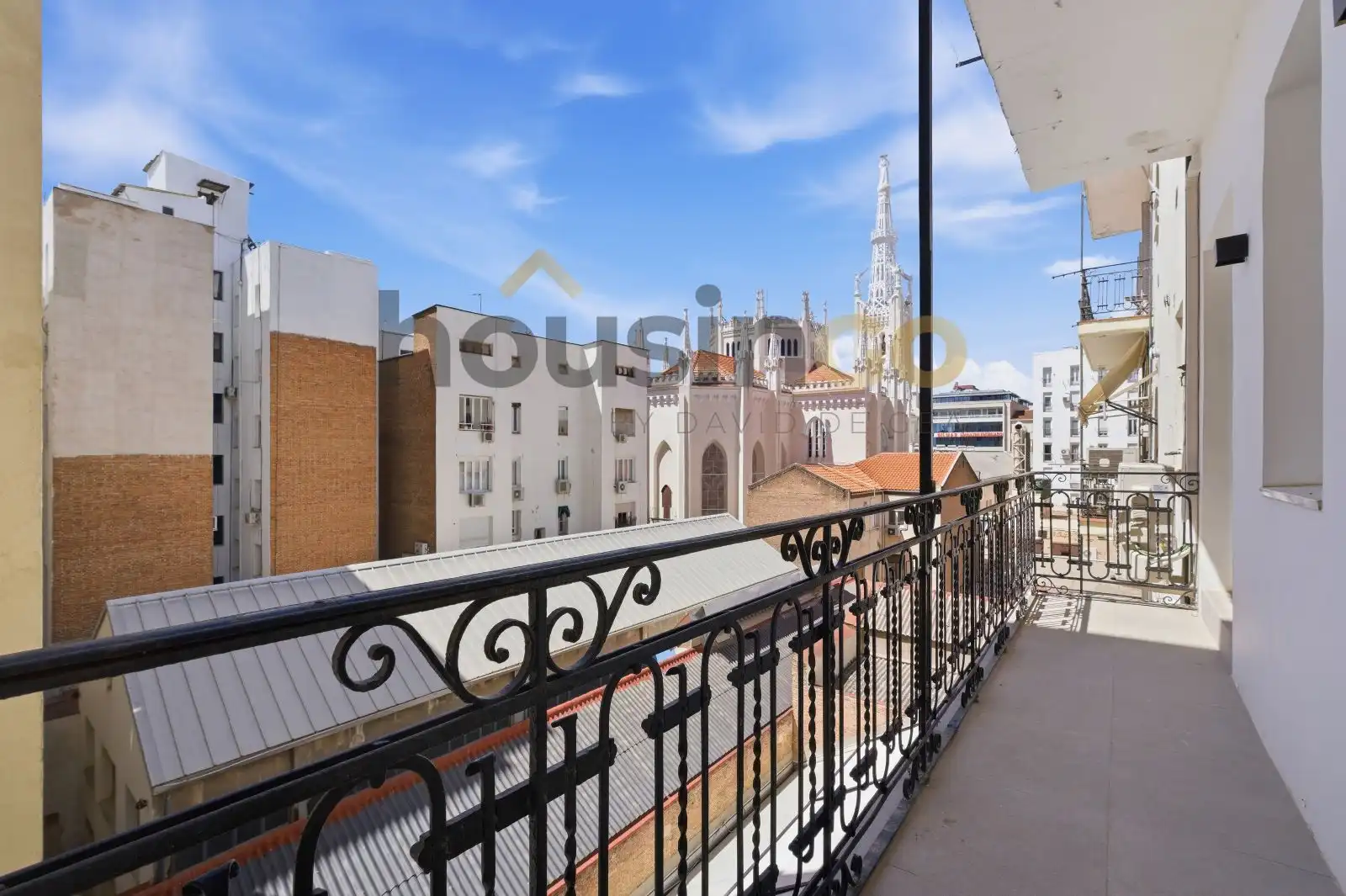 Terrasse von Wohnung zum Verkauf in  Madrid Capital mit Klimaanlage, Heizung und Parkett