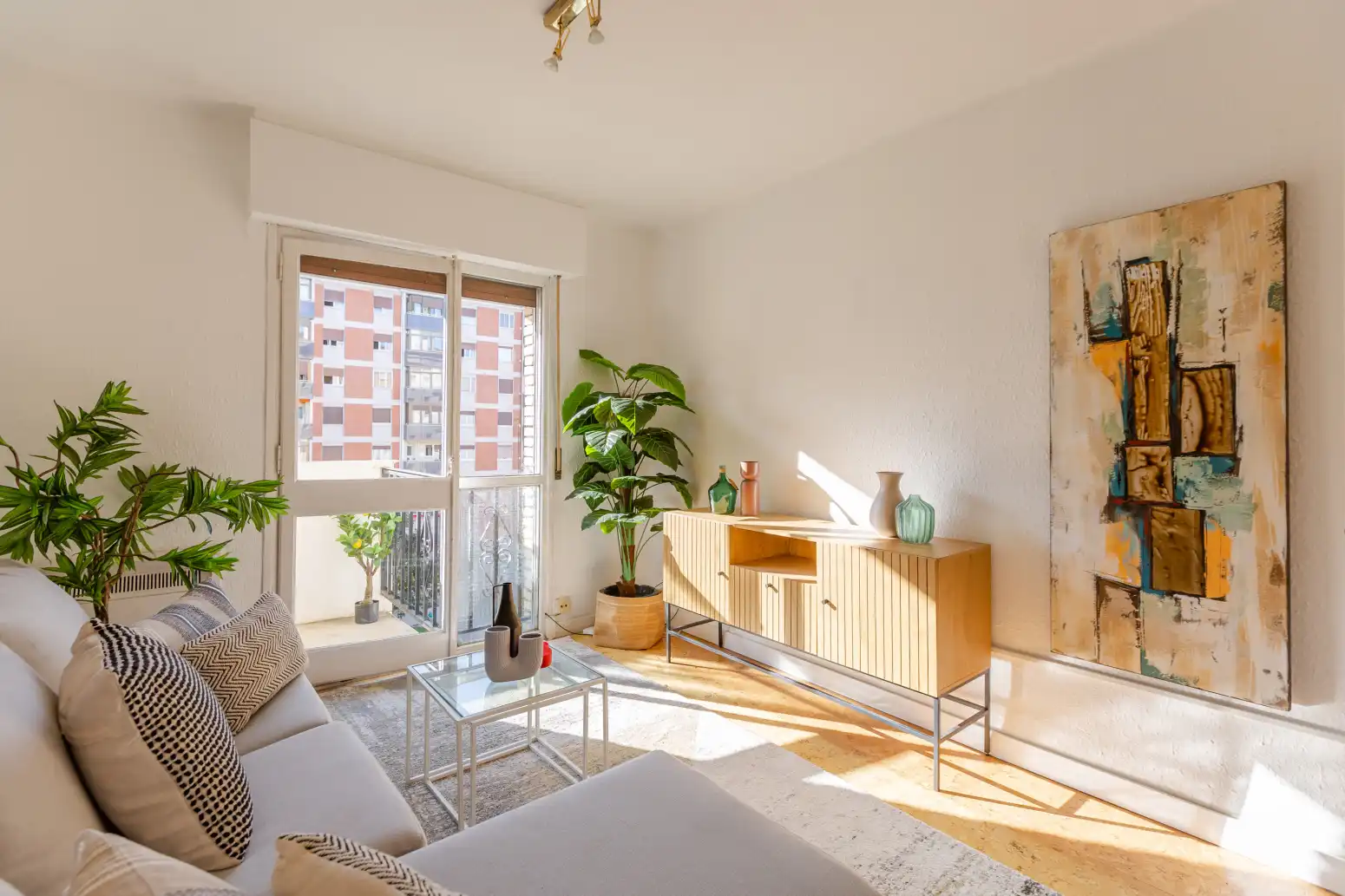 Wohnzimmer von Wohnung zum Verkauf in  Pamplona / Iruña mit Heizung und Balkon