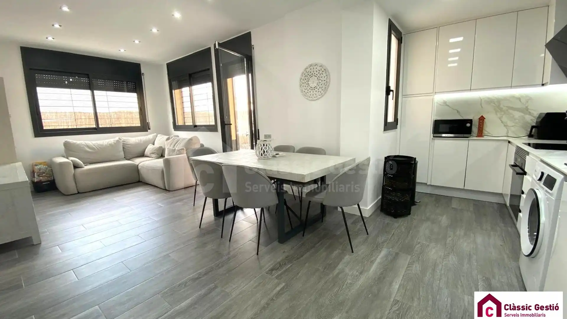 Dining room of Houses for sale in Terrassa  with Air Conditioner, Heating and Terrace