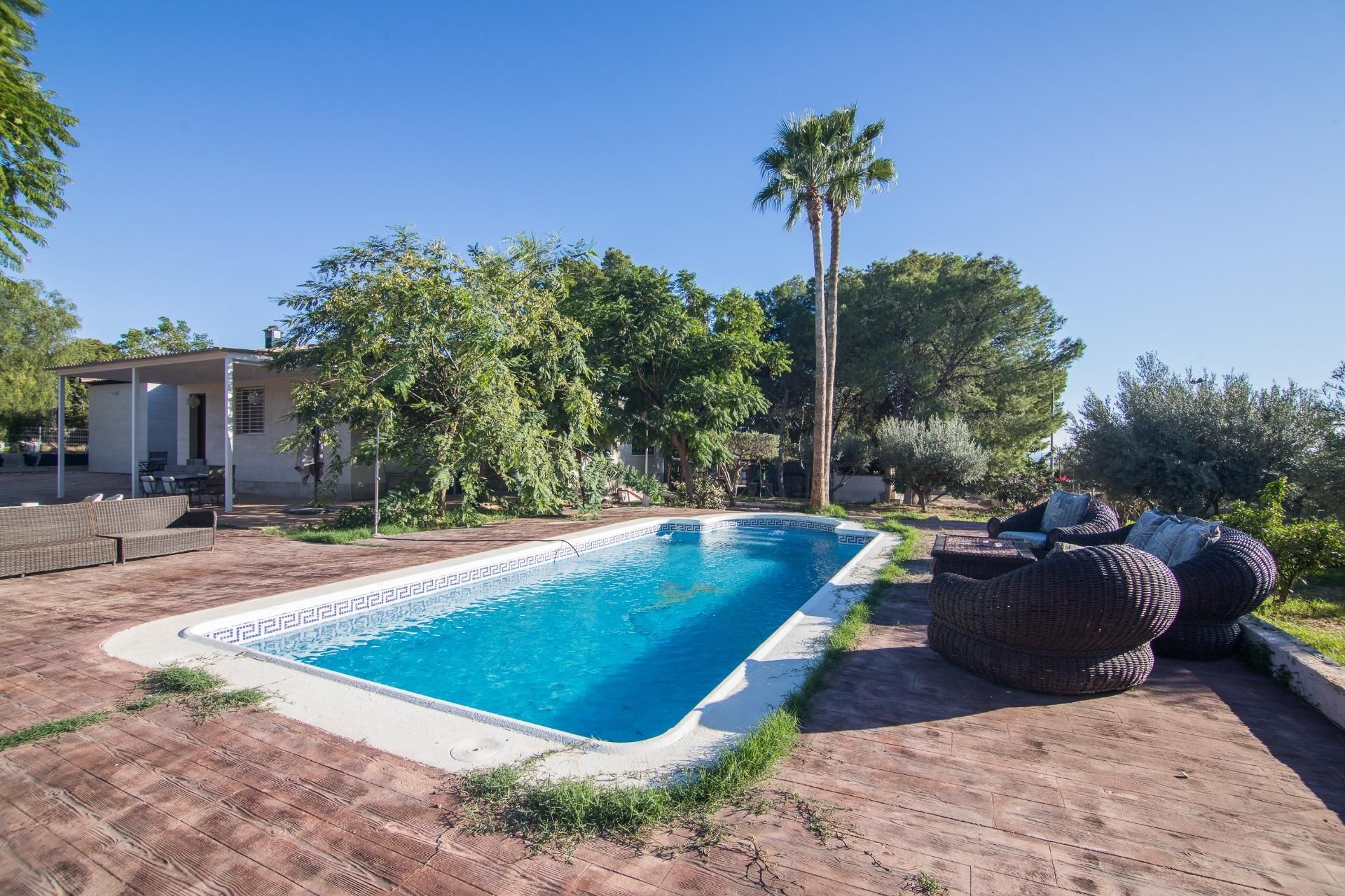 Swimming pool of House or chalet for sale in Elche / Elx  with Air Conditioner, Private garden and Terrace