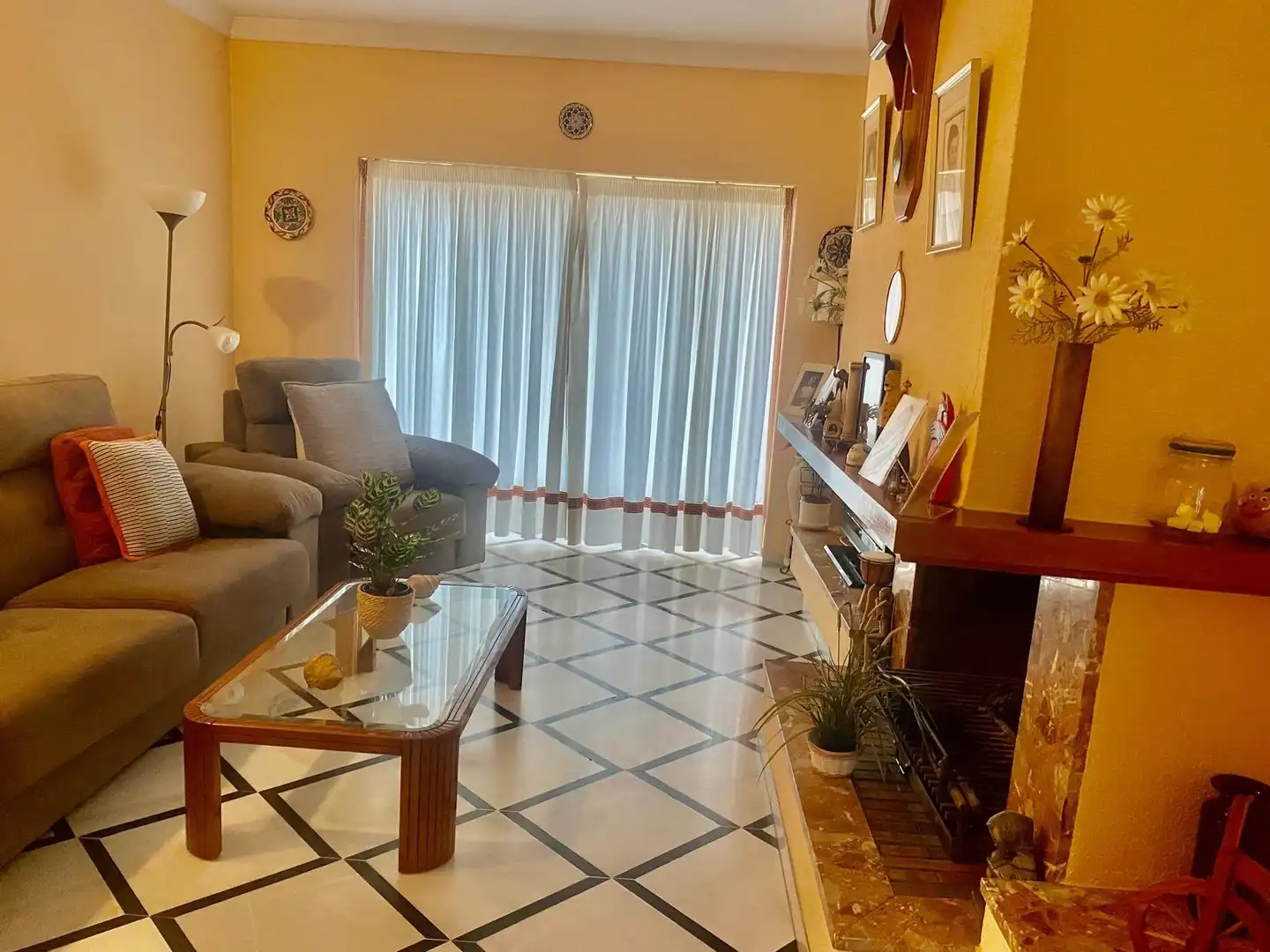 Sala d'estar de Casa o xalet en venda en Sanlúcar de Barrameda amb Jardí privat, Terrassa i Piscina comunitària