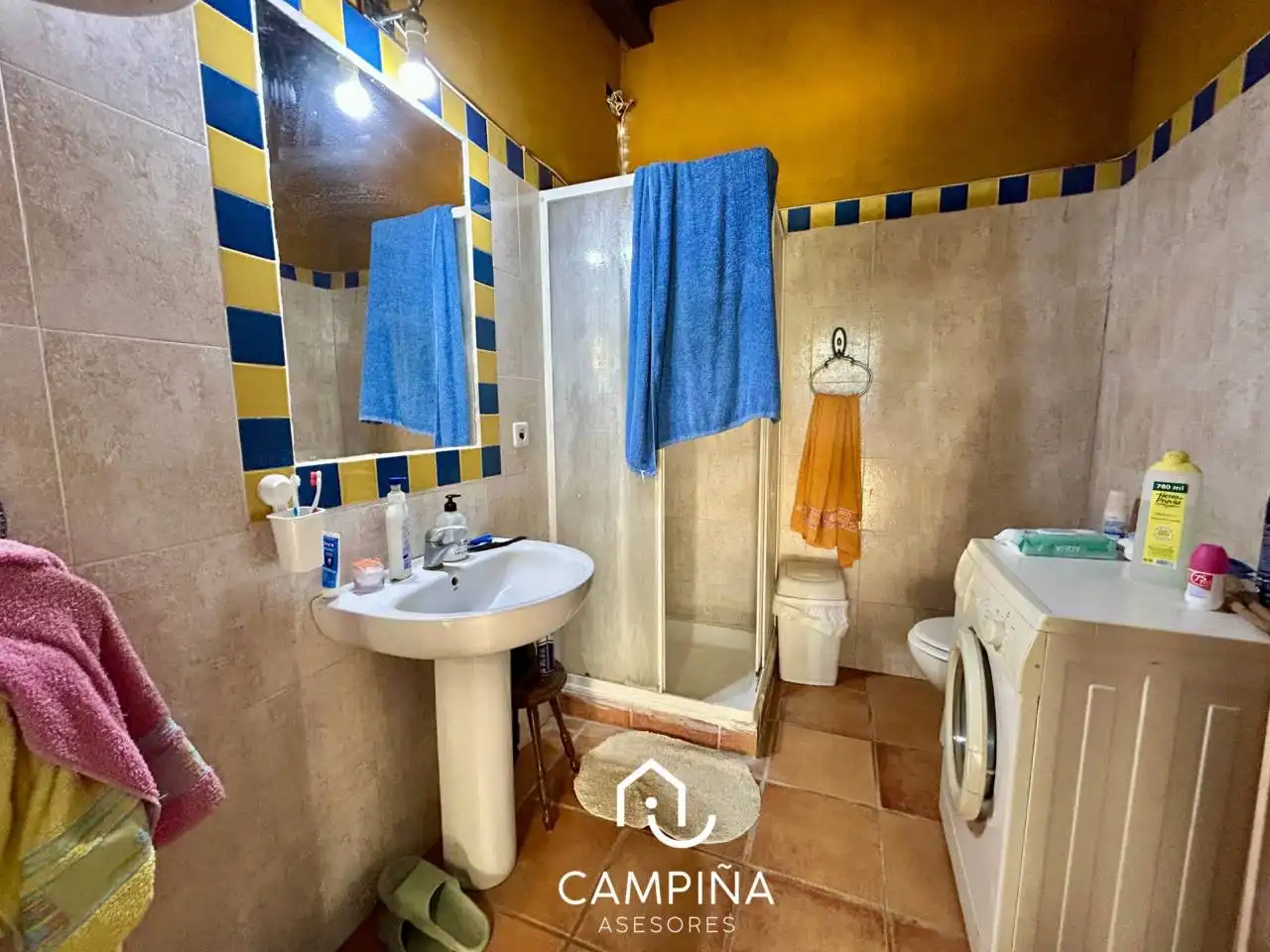 Badezimmer von Country house zum Verkauf in Trigueros mit Privatgarten und Terrasse