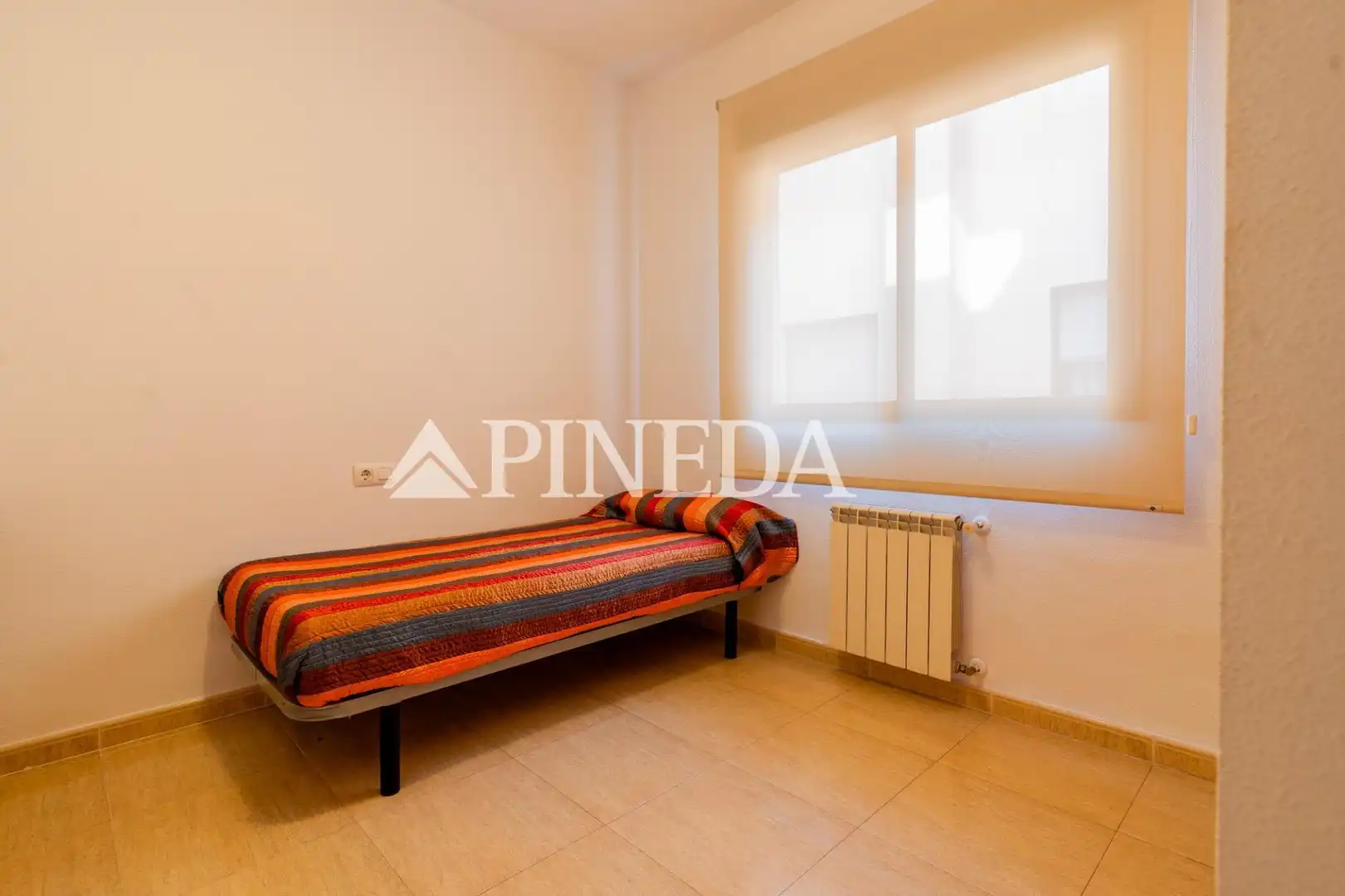 Habitación de Casa adosada en venta en Puçol con Calefacción, Terraza y Trastero