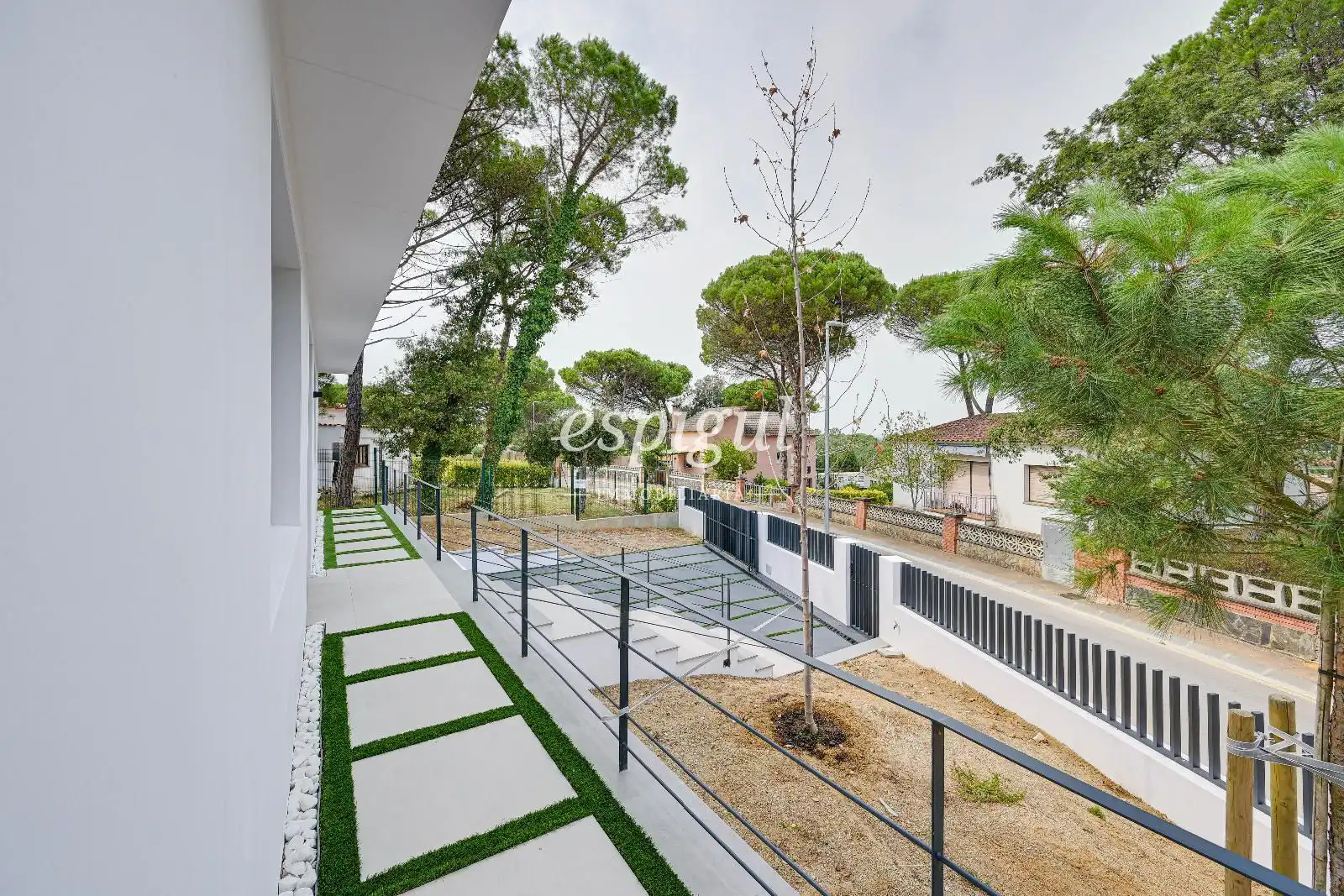 Vista exterior de Casa o xalet en venda en Llagostera amb Aire condicionat, Calefacció i Jardí privat