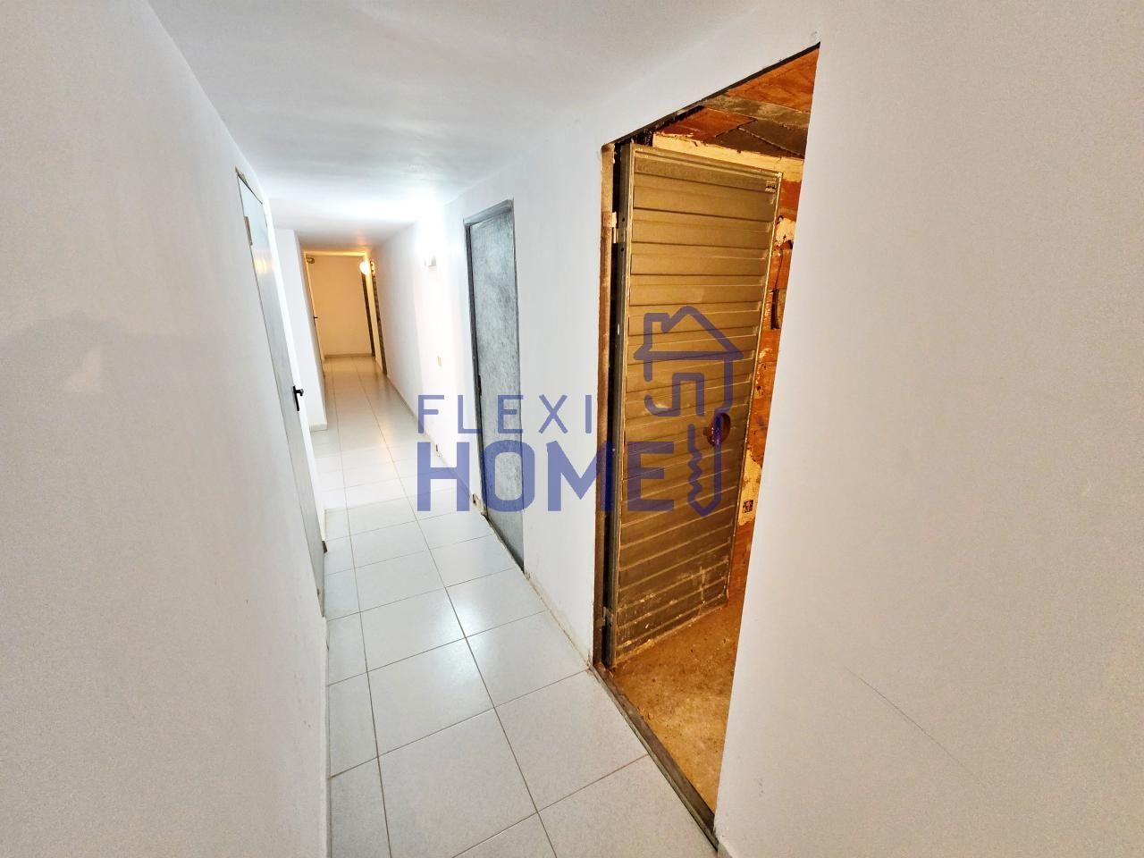 Box room for rent in Meco