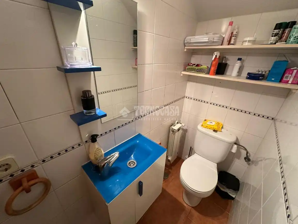 Badezimmer von Wohnung zum Verkauf in Meco mit Heizung