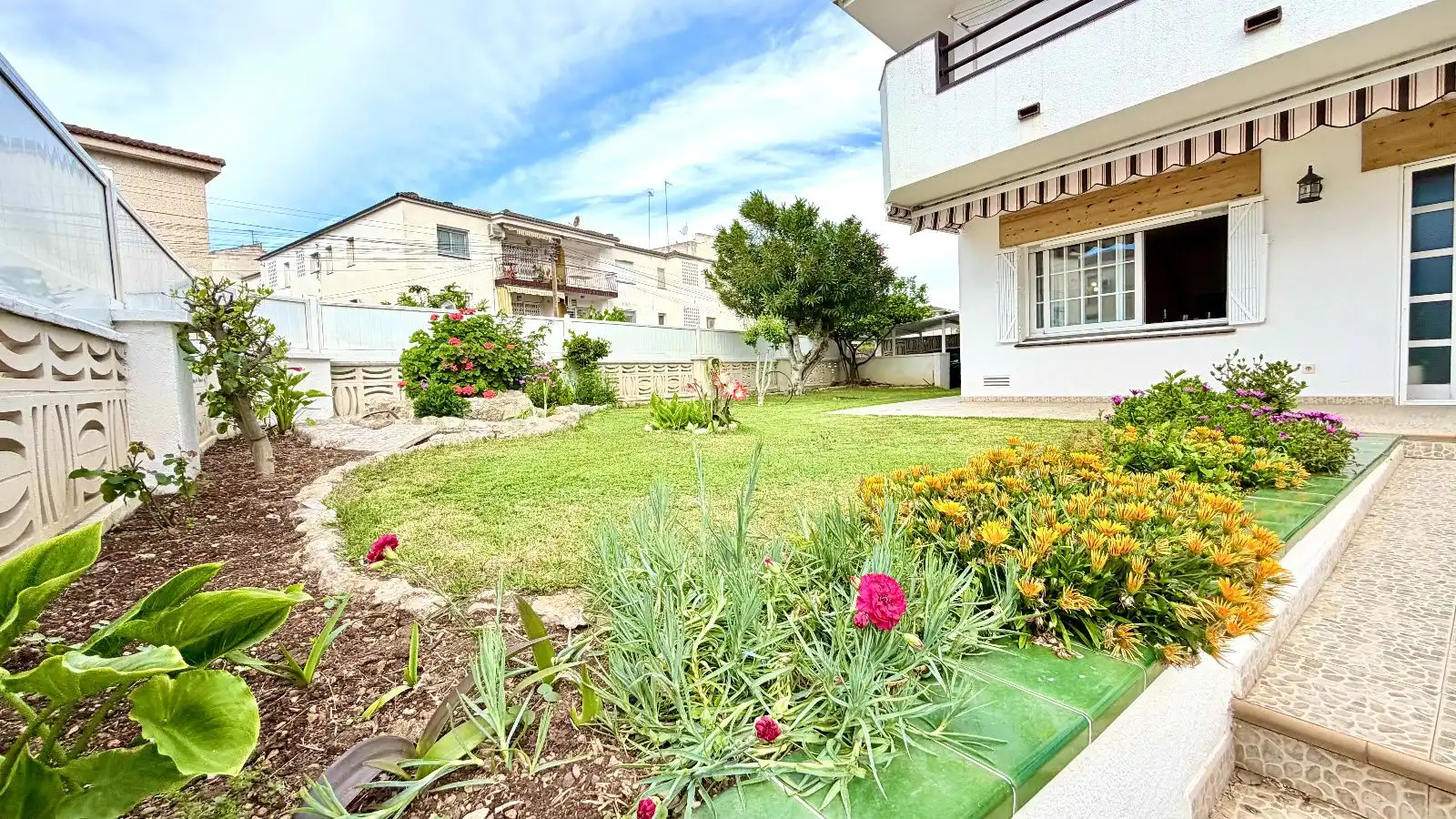 Jardín de Casa o chalet en venta en Cunit con Aire acondicionado, Calefacción y Jardín privado