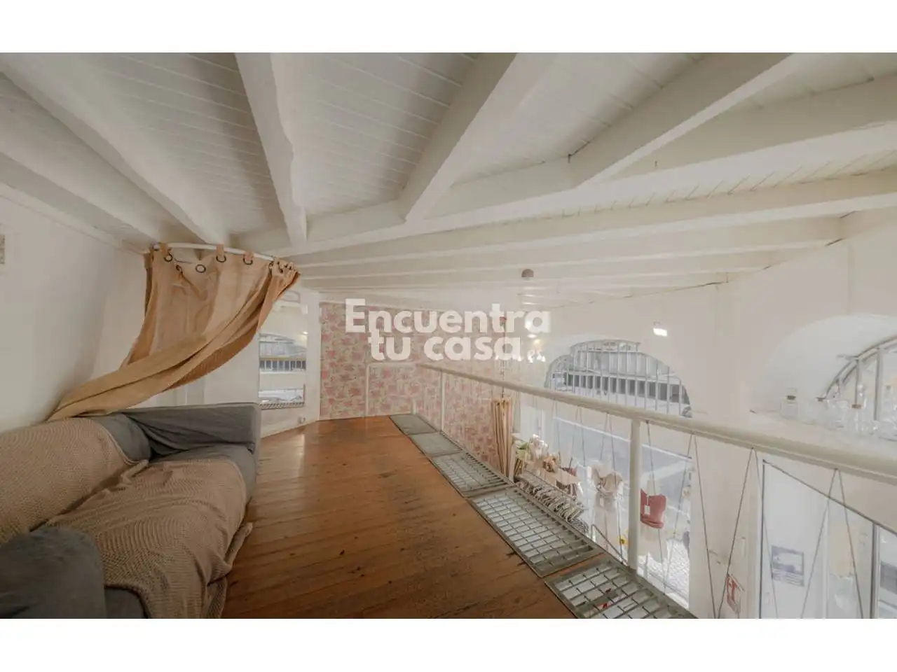 Dormitori de Local de lloguer en Donostia - San Sebastián  amb Alarma