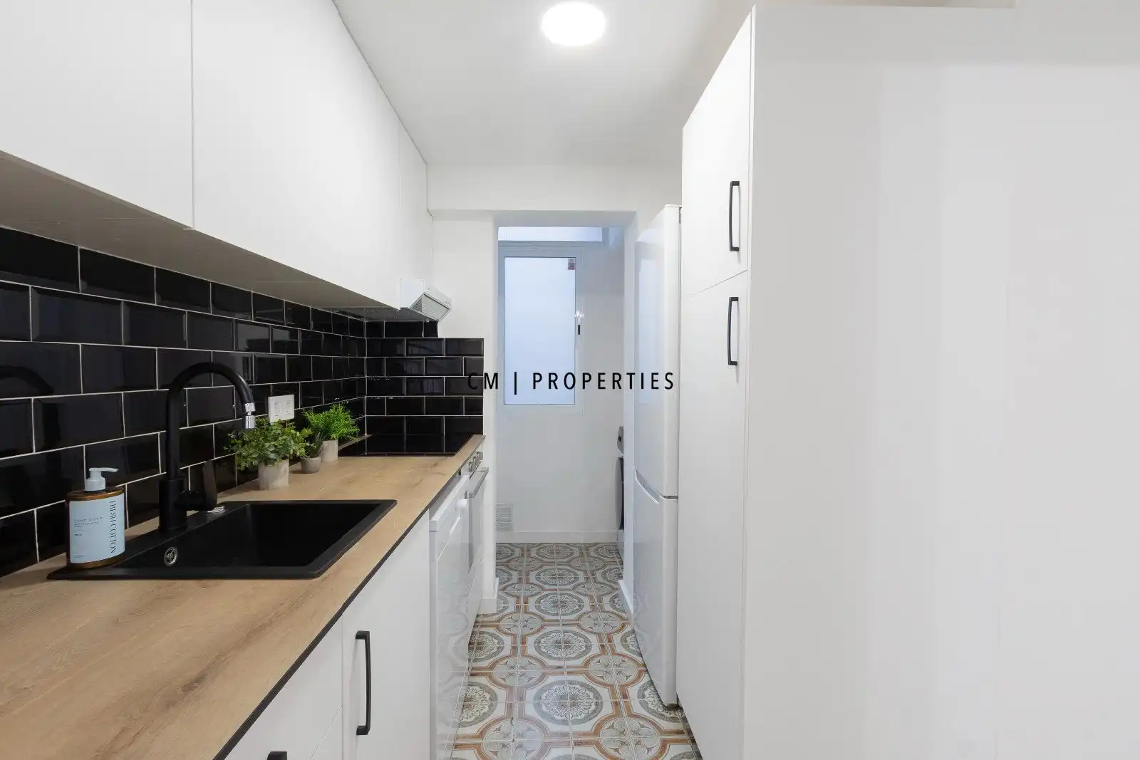 Küche von Wohnung zur Miete in Valencia mit Klimaanlage, Heizung und Terrasse