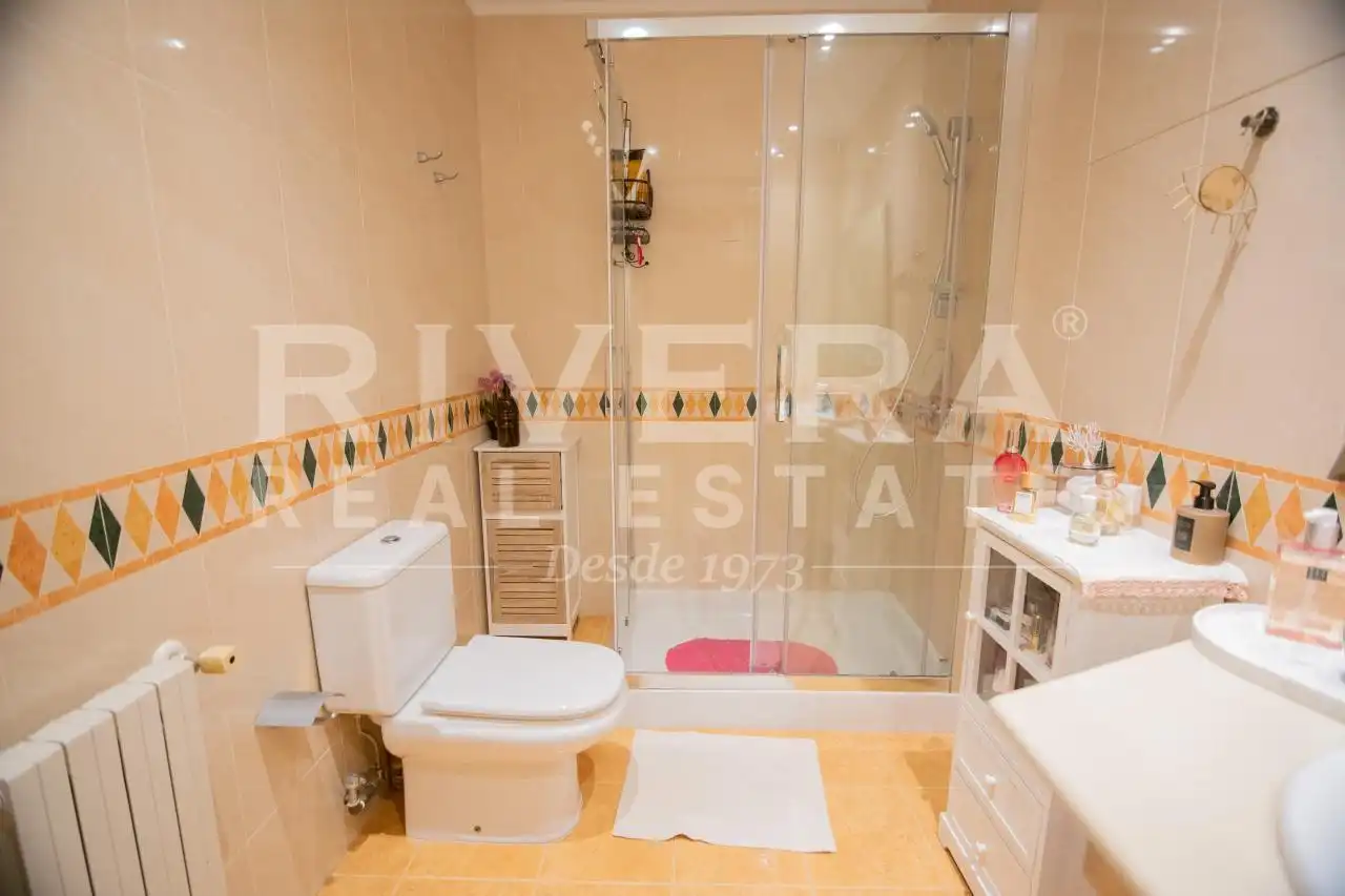 Bathroom of Duplexes for sale in Nigrán  with Heating, Parquet flooring and Storage room