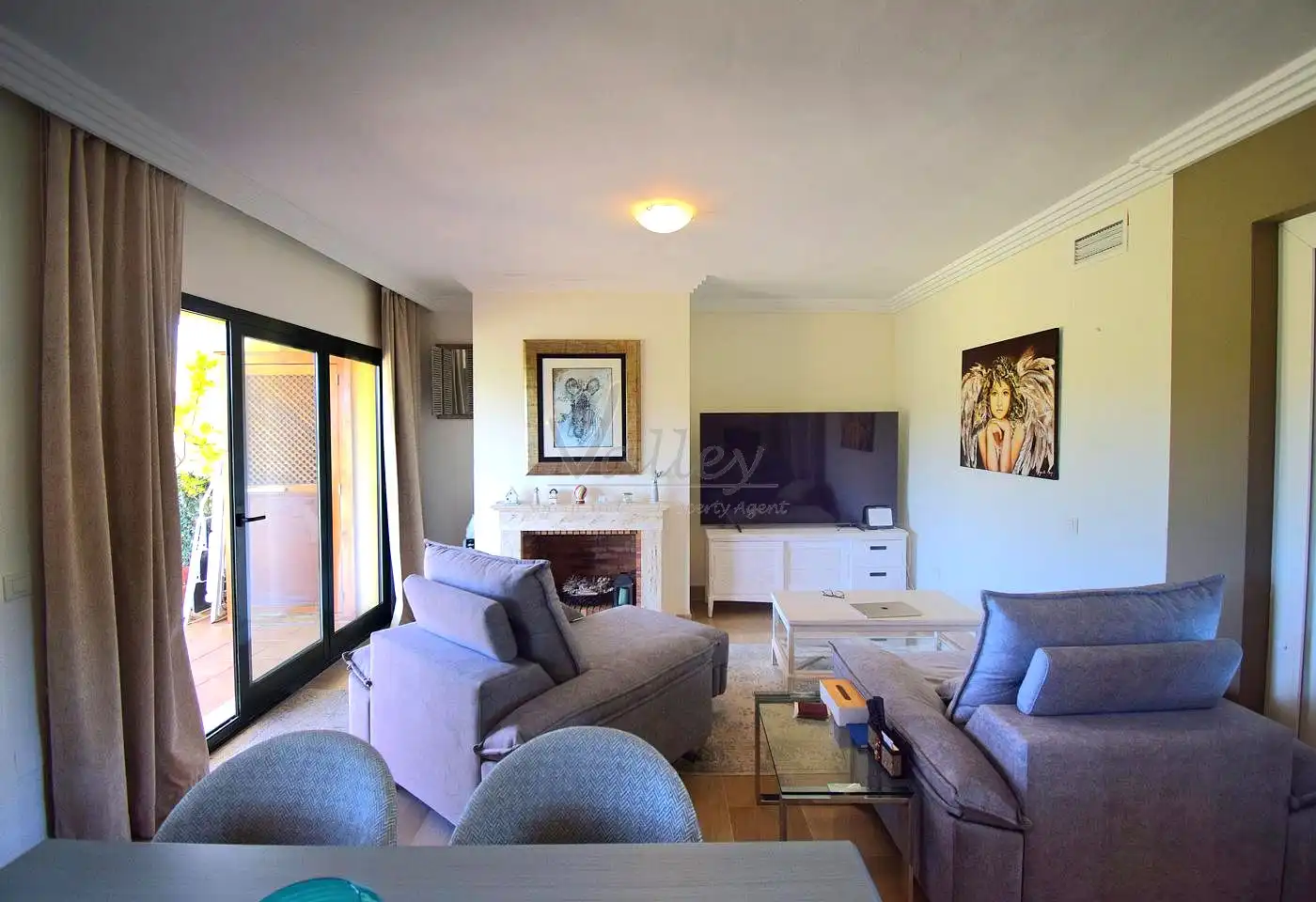 Sala d'estar de Àtic en venda en Sotogrande amb Aire condicionat, Terrassa i Traster