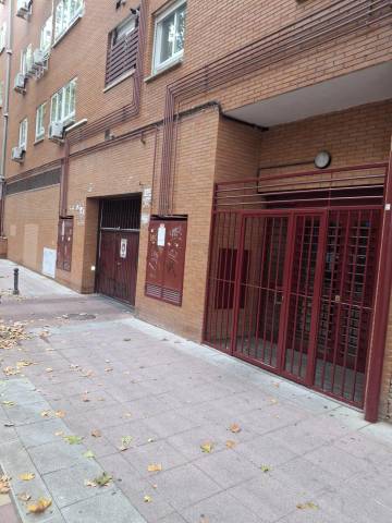 Garaje en Alquiler en De Ceuta en Valdeacederas