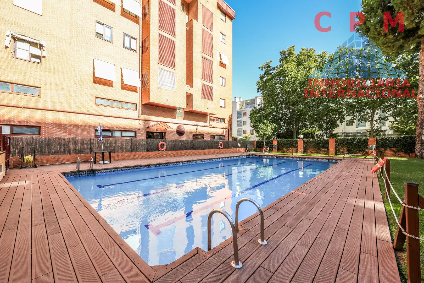 Swimming pool of Flat for rent in Madrid  with Air Conditioner, Heating and Parquet flooring