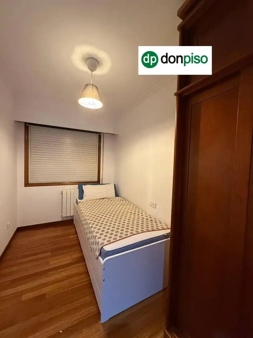 Schlafzimmer von Wohnungen zum Verkauf in Vigo  mit Abstellraum