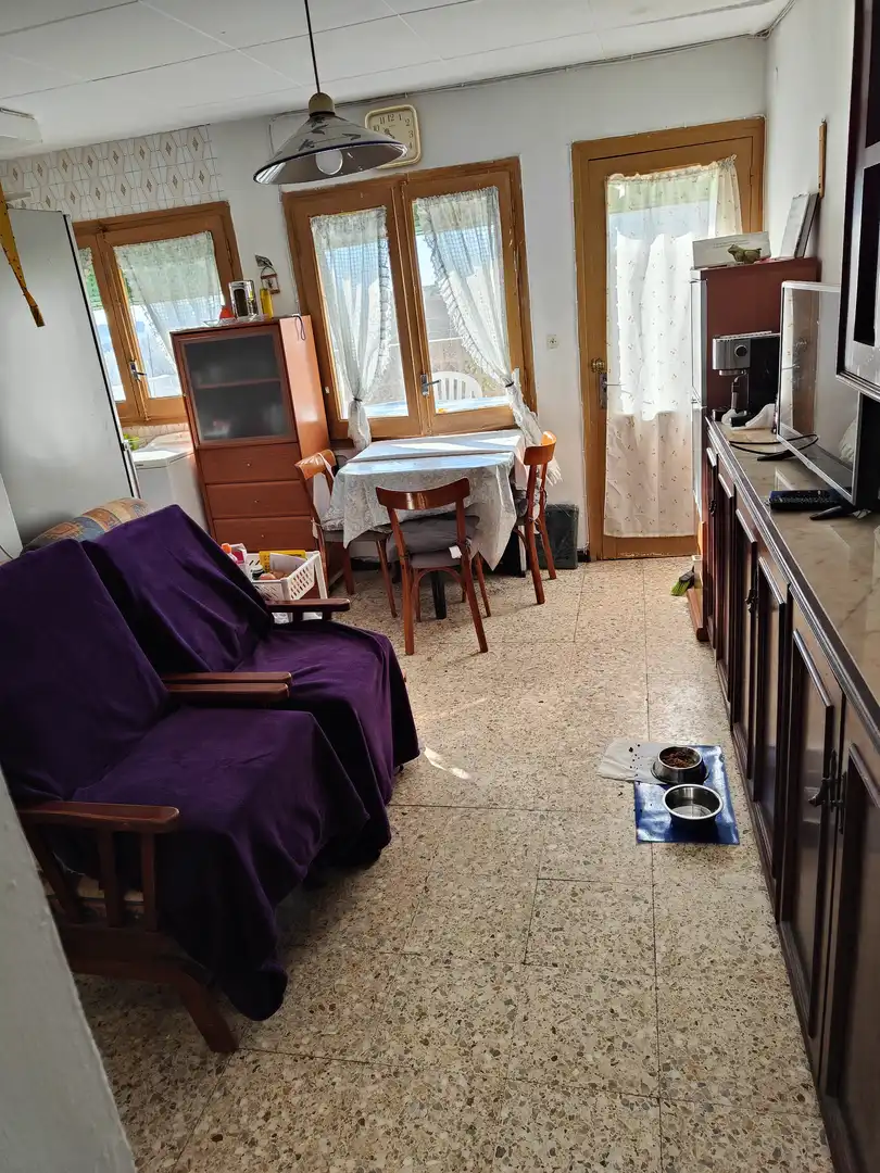 Sala d'estar de Casa adosada en venda en Castelló de Farfanya amb Calefacció i Terrassa