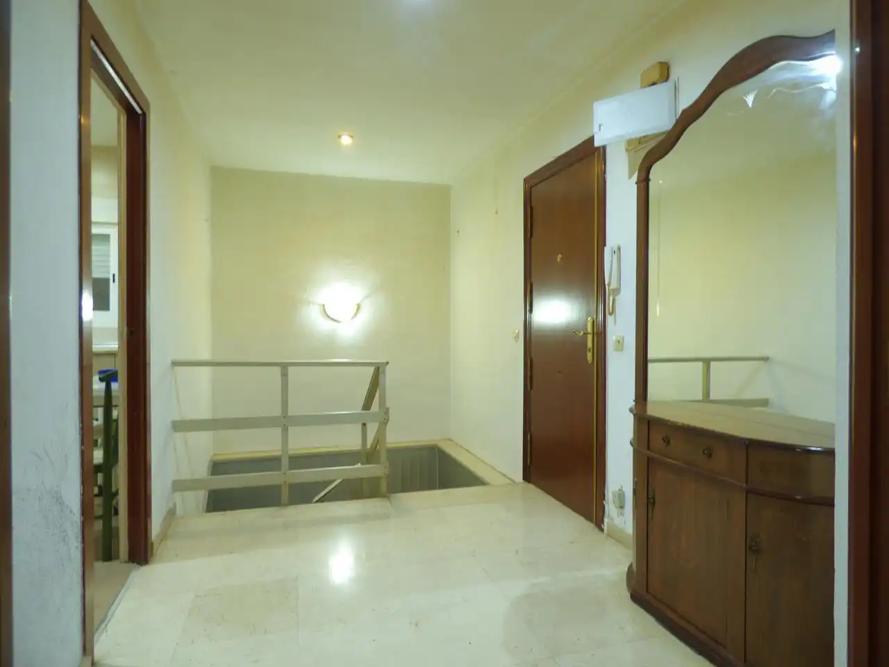 Maisonette zum Verkauf in Benidorm mit Klimaanlage, Terrasse und Möbliert