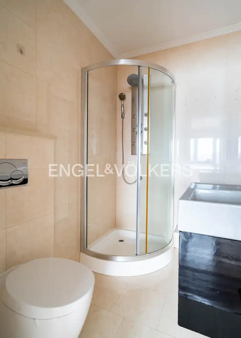 Baño de Piso en venta en Santander con Calefacción, Terraza y Balcón