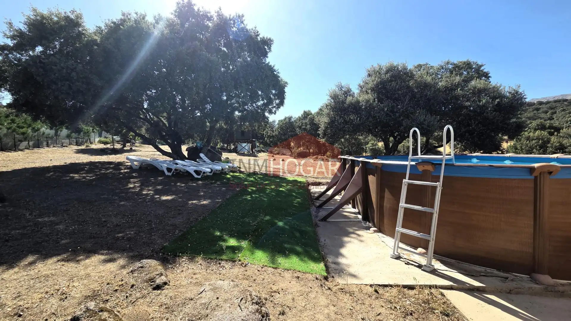 Finca rústica en venda en Burgohondo amb Jardí privat, Piscina i Moblat