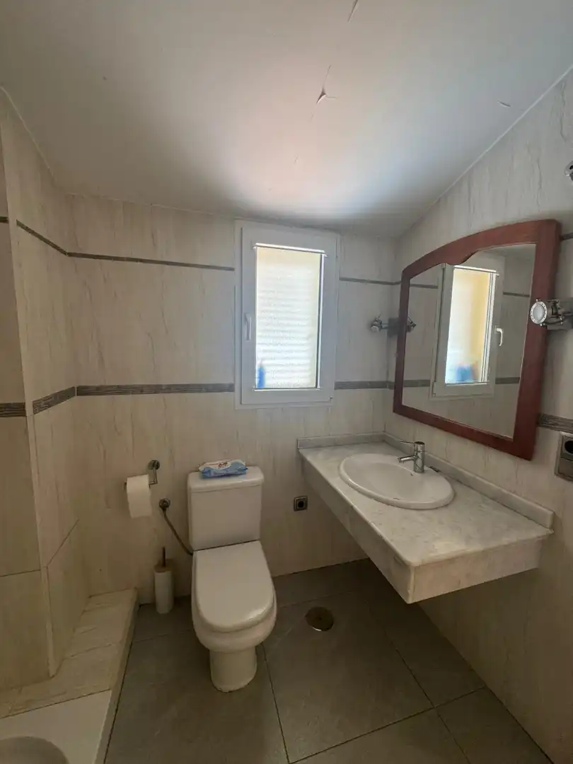 Bathroom of Attic for rent in Castuera  with Air Conditioner, Terrace and Furnished