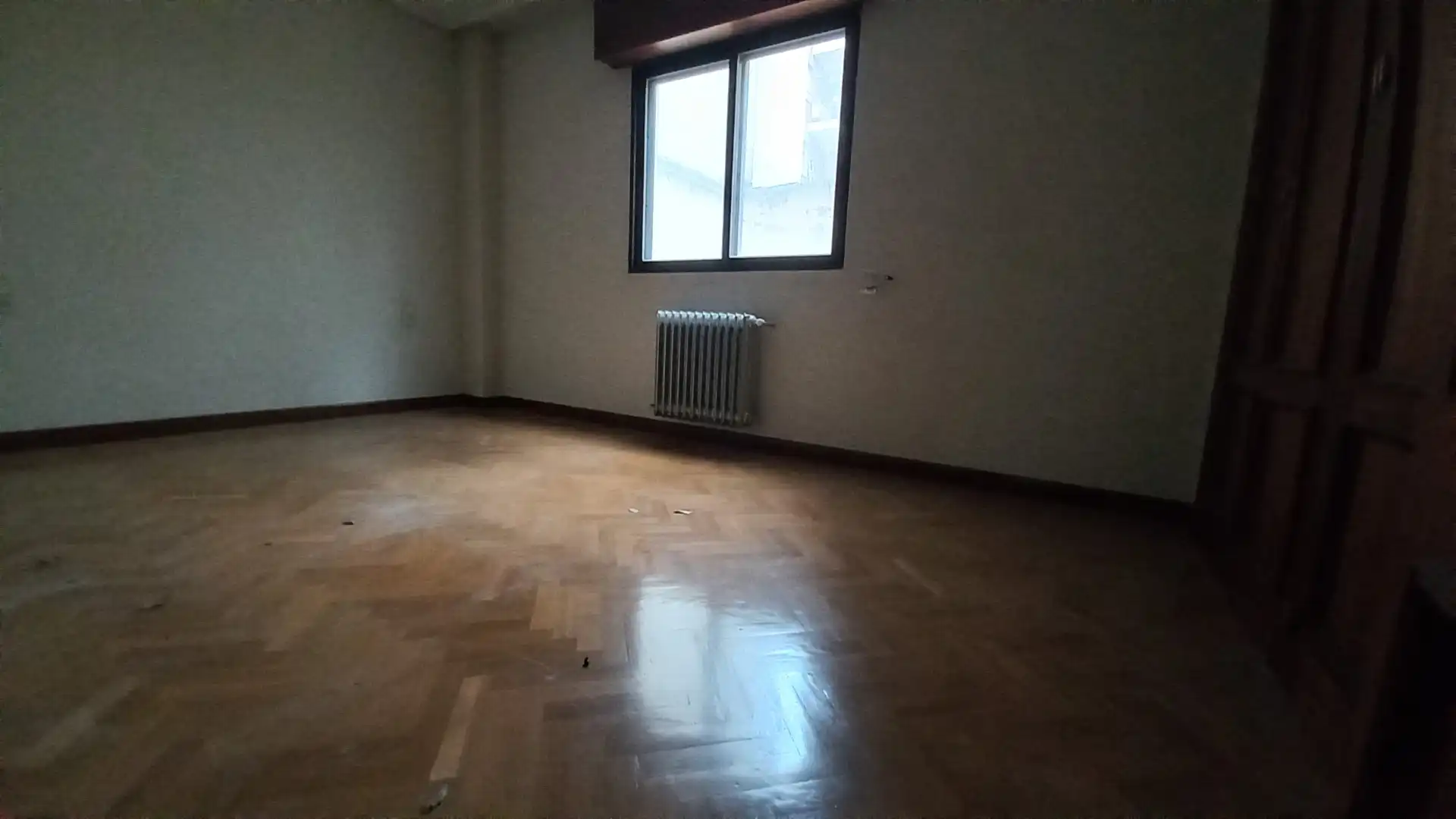 Dormitori de Pis en venda en Zamora Capital  amb Calefacció, Parquet i Traster