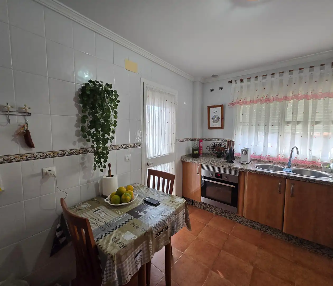 Cuina de Casa adosada en venda en Dos Hermanas amb Terrassa