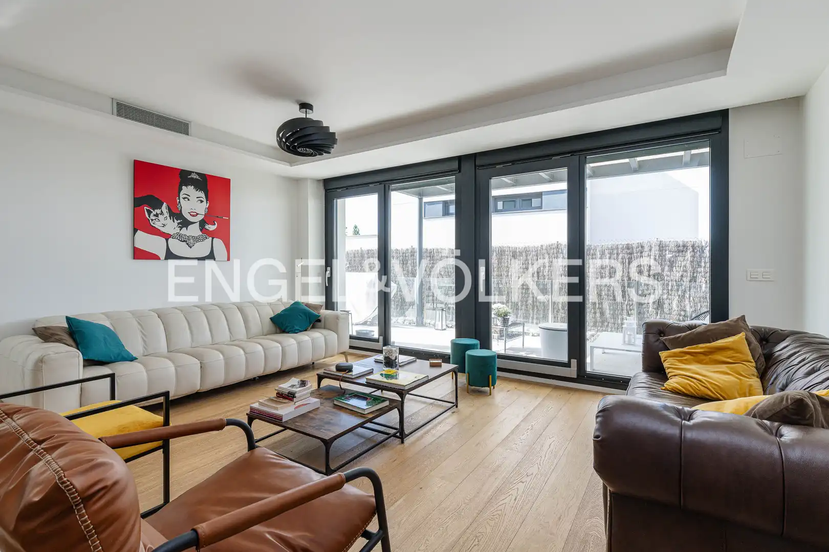 Wohnzimmer von Haus oder Chalet zum Verkauf in Torrelodones mit Klimaanlage, Heizung und Privatgarten