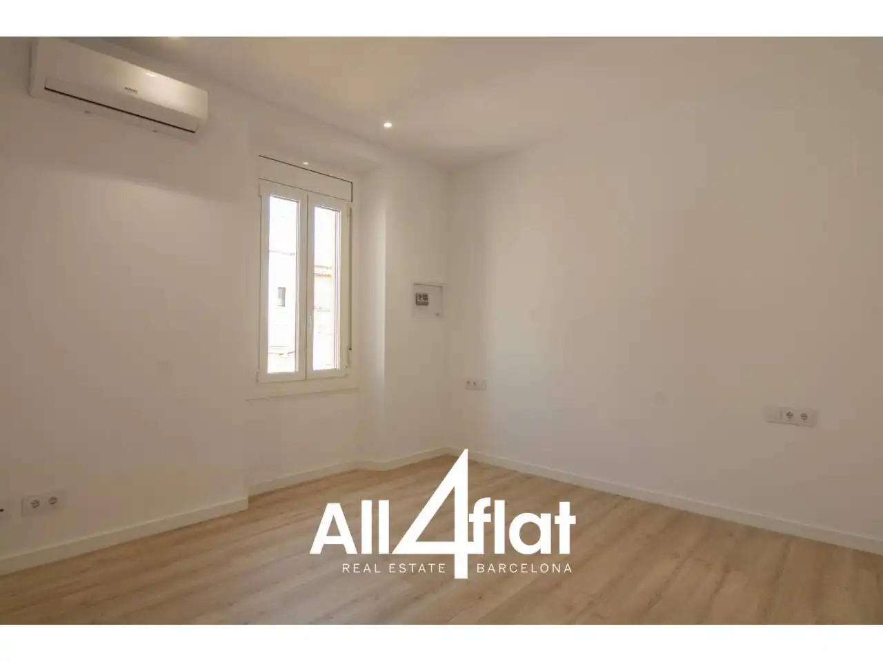 Schlafzimmer von Maisonette zur Miete in Mataró mit Klimaanlage und Parkett