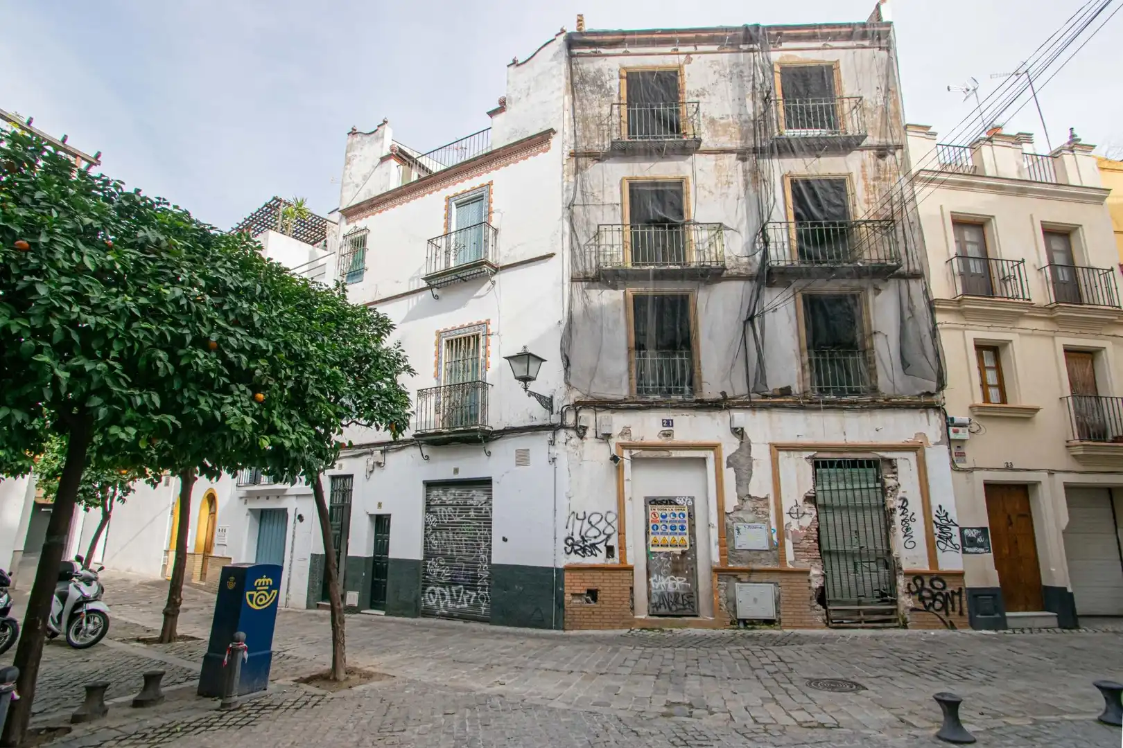Exterior view of Houses for sale in Sevilla  with Balcony