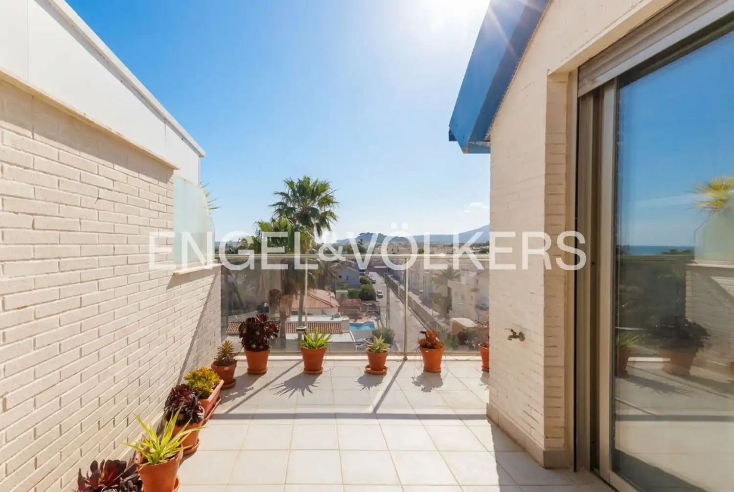 Terraza de Ático en venta en Dénia con Aire acondicionado, Calefacción y Jardín privado