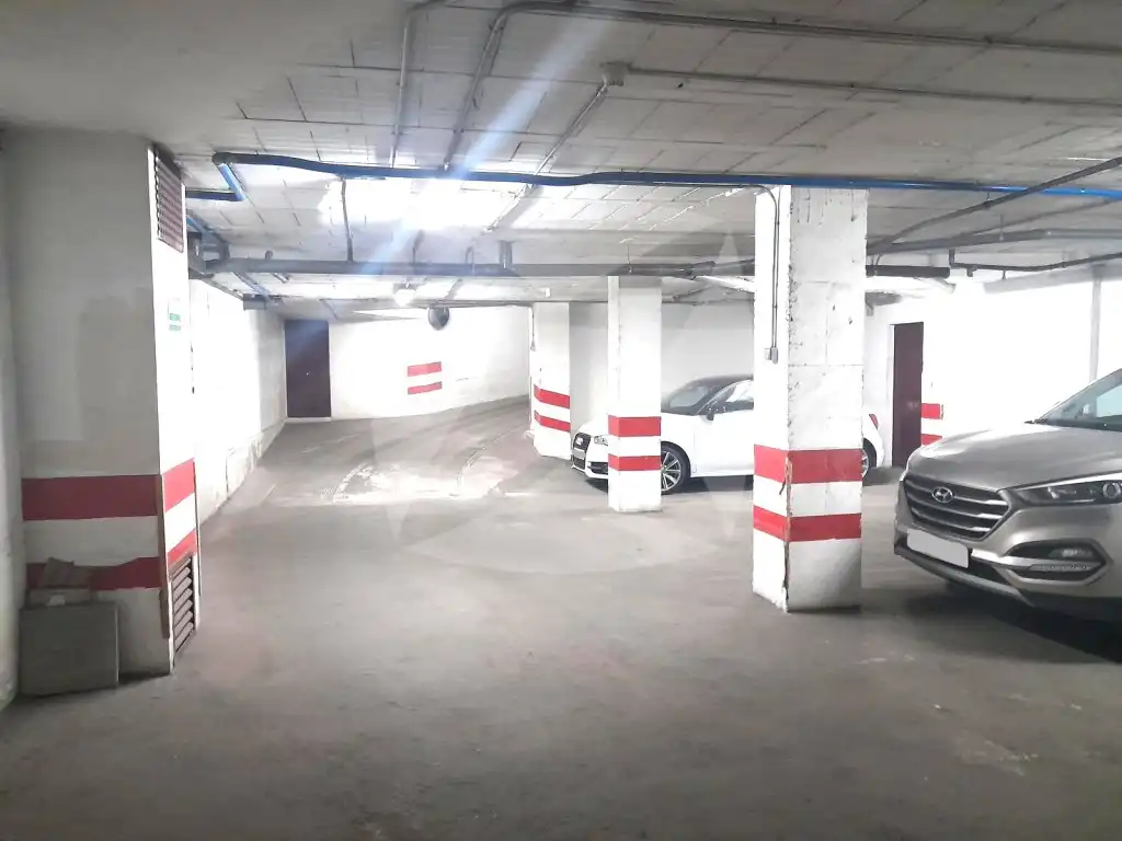 Parkplatz von Wohnung zum Verkauf in Badajoz mit Klimaanlage