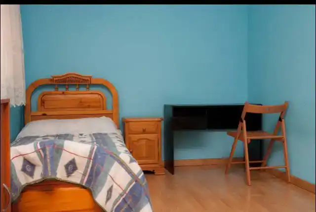 Habitación de Piso para compartir en Catarroja con Parquet y Amueblado