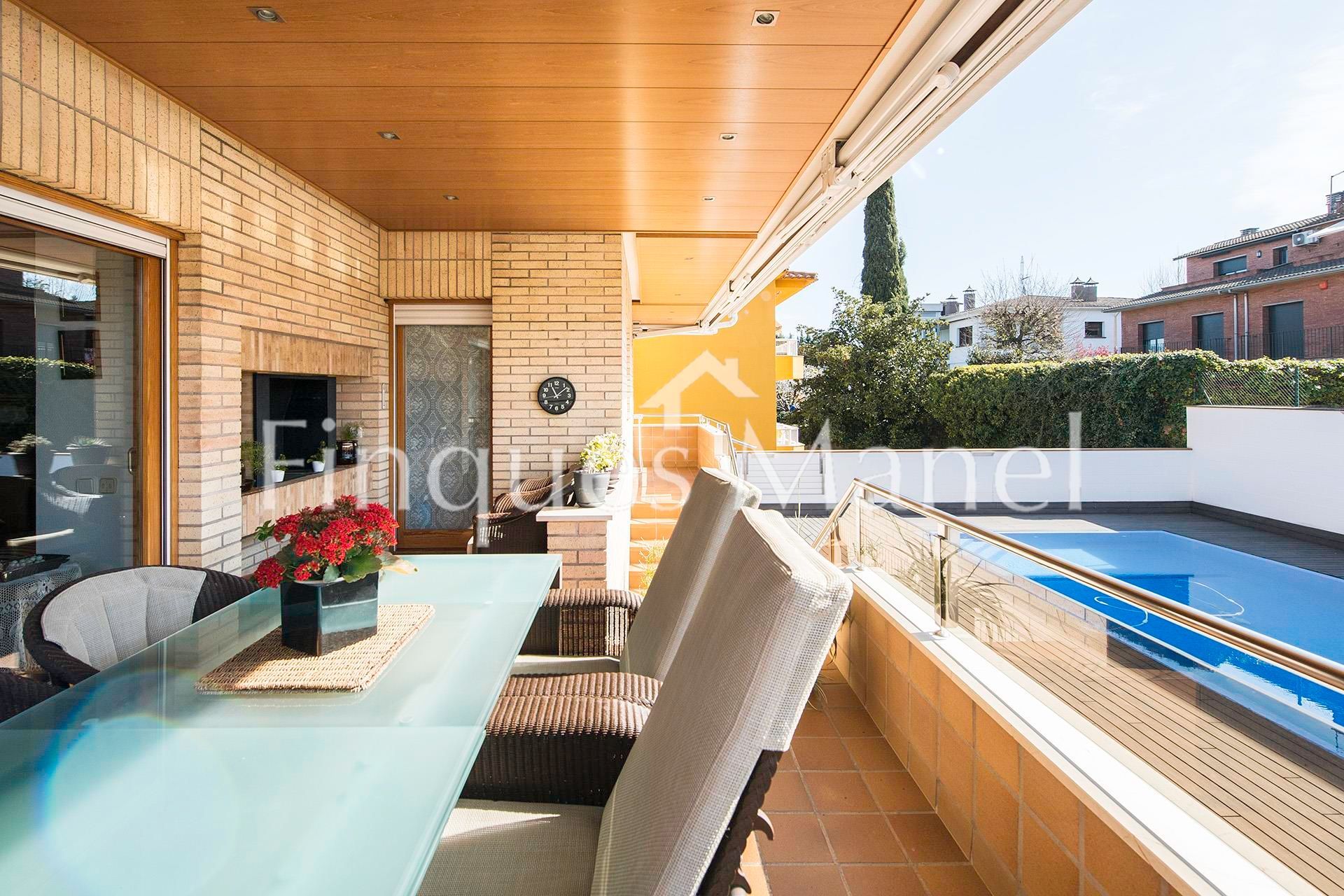 Vista exterior de Casa o chalet en venta en Banyoles con Aire acondicionado, Calefacción y Jardín privado