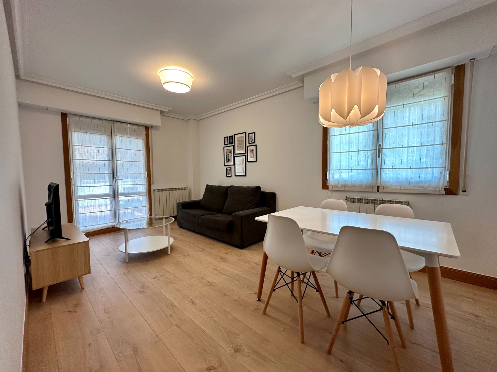 Sala d'estar de Pis de lloguer en Idiazabal amb Calefacció, Terrassa i Moblat