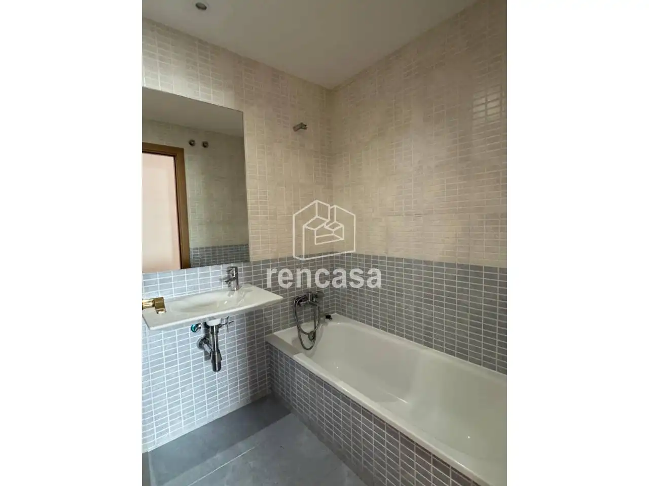 Bathroom of Flat for sale in Lleida  with Heating, Storage room and Balcony