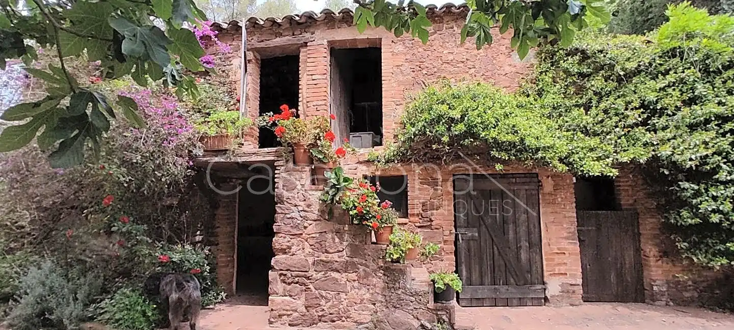 Landhaus mit Garten zum Verkauf in Bigues i Riells del Fai
