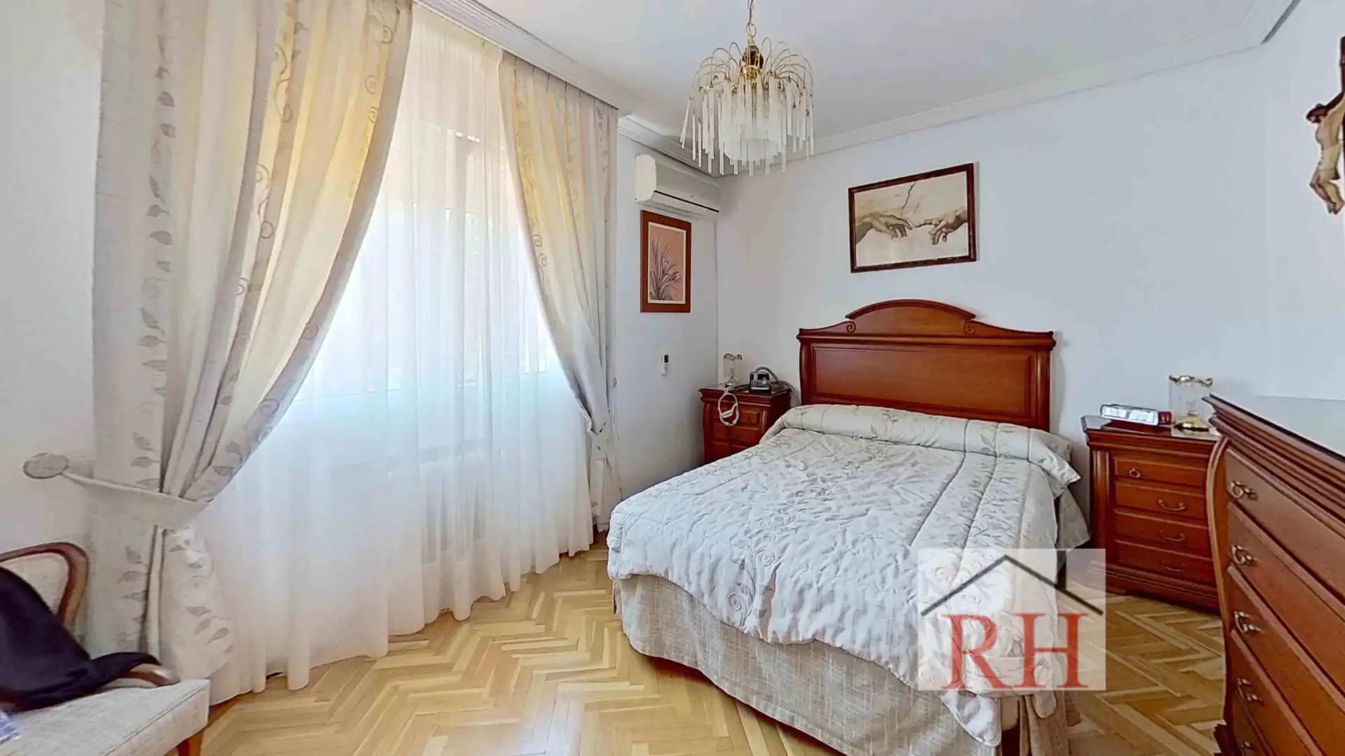Habitación de Casa adosada en venta en Alcalá de Henares con Aire acondicionado, Calefacción y Jardín privado