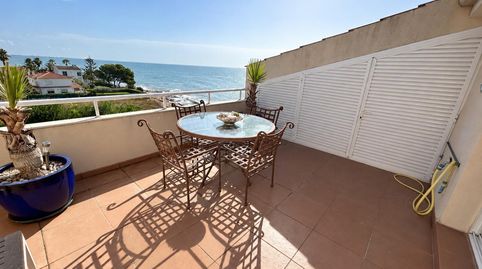 VIVIENDA CON IMPRESIONANTES VISTAS AL MAR Y PISCINA COMUNITARIA
