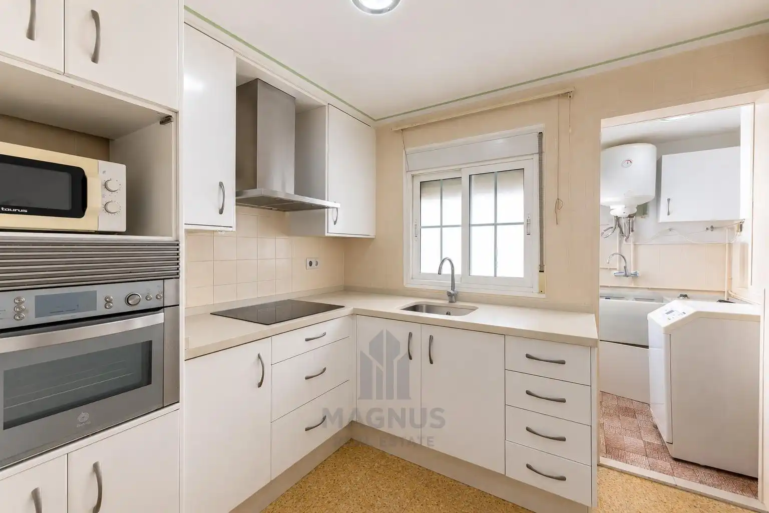 Küche von Wohnung zum Verkauf in Foios mit Klimaanlage, Abstellraum und Balkon