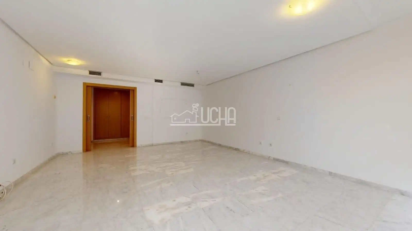 Piso en venta en Calle SAN VICENTE MARTIR, Arrancapins