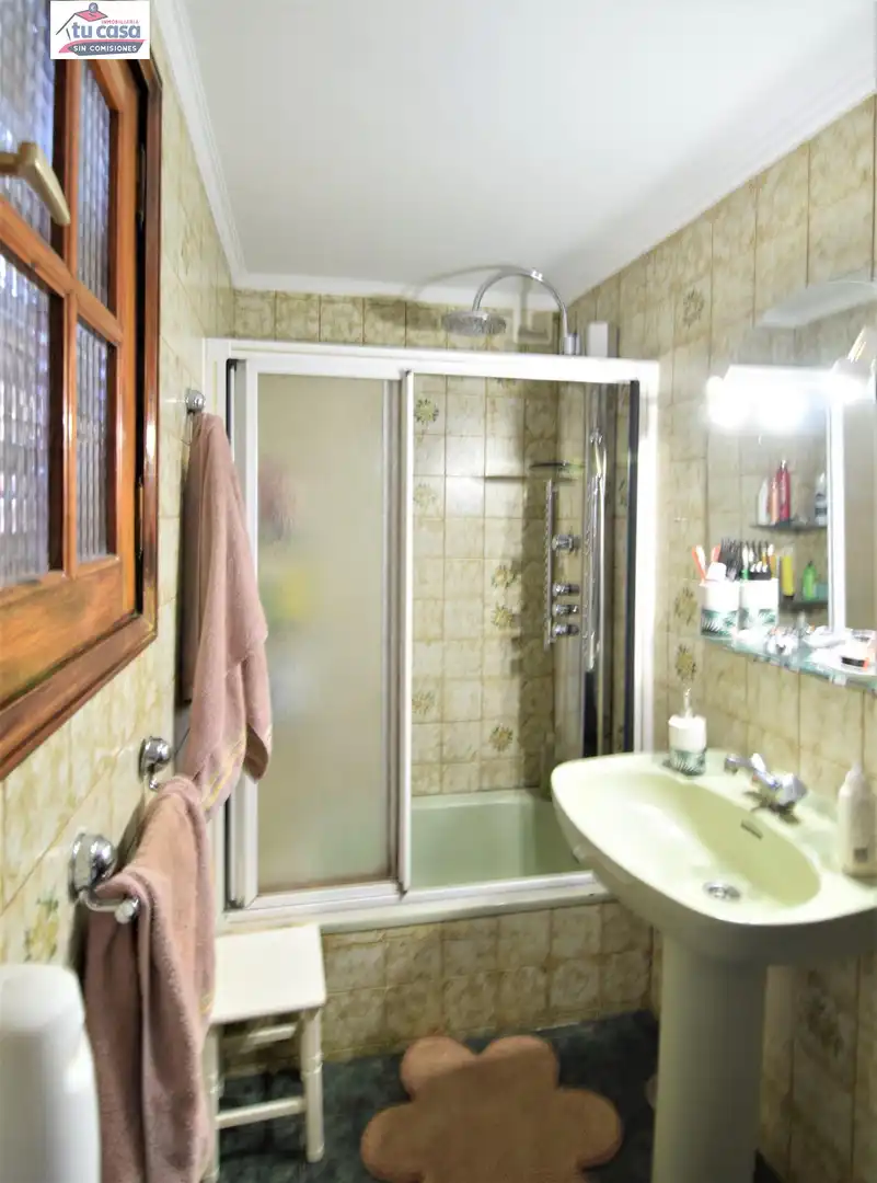 Bathroom of Houses for sale in Santa María de Guía de Gran Canaria  with Air Conditioner, Heating and Private garden