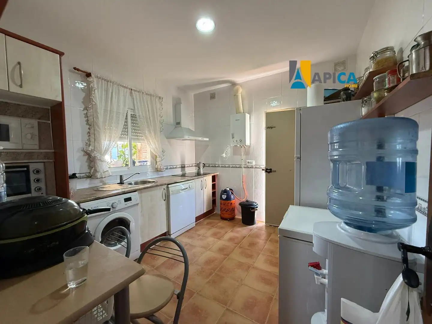 Cocina de Casa o chalet en venta en Chiclana de la Frontera con Aire acondicionado, Terraza y Piscina