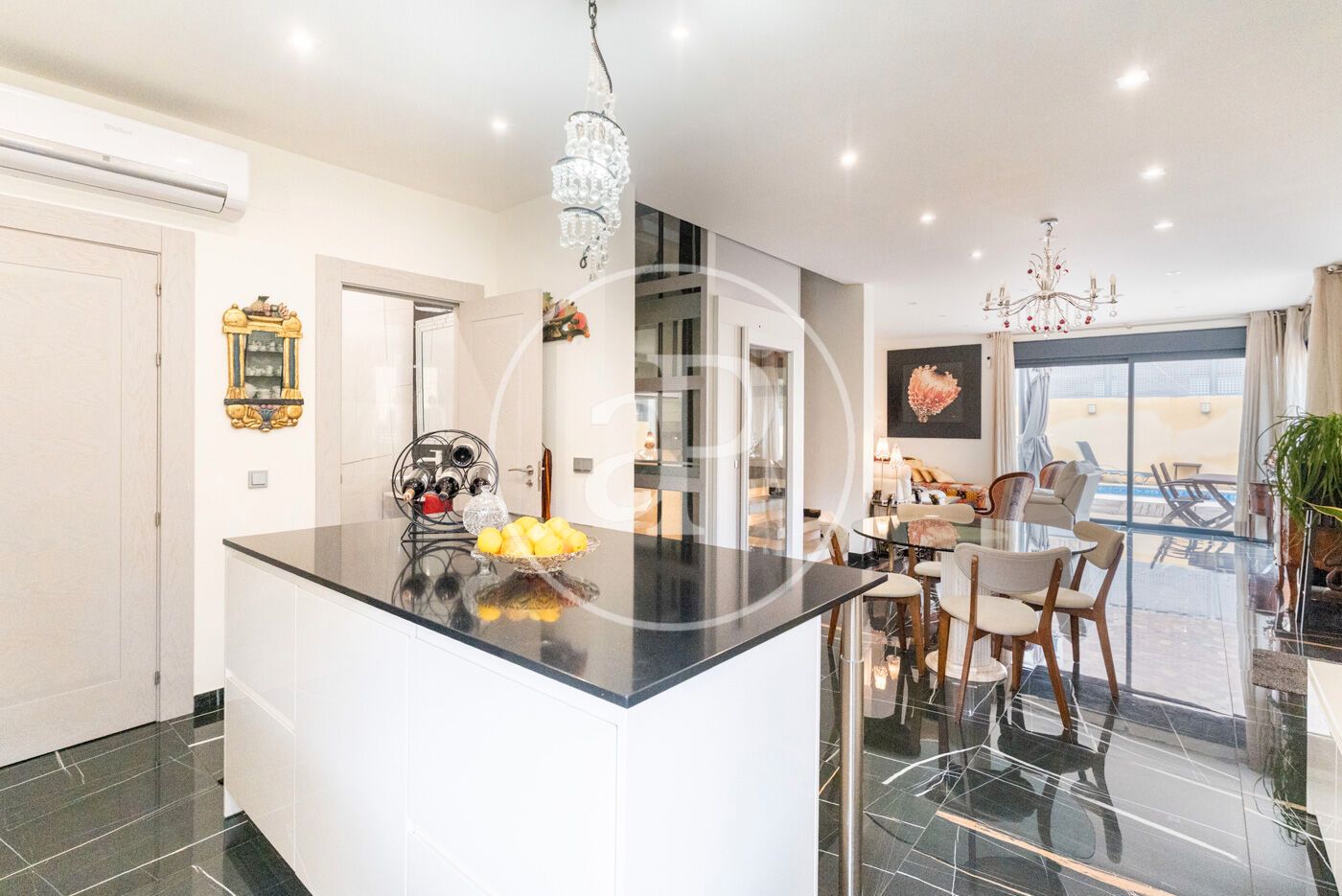 Cuina de Casa adosada en venda en Pozuelo de Alarcón amb Aire condicionat, Calefacció i Jardí privat