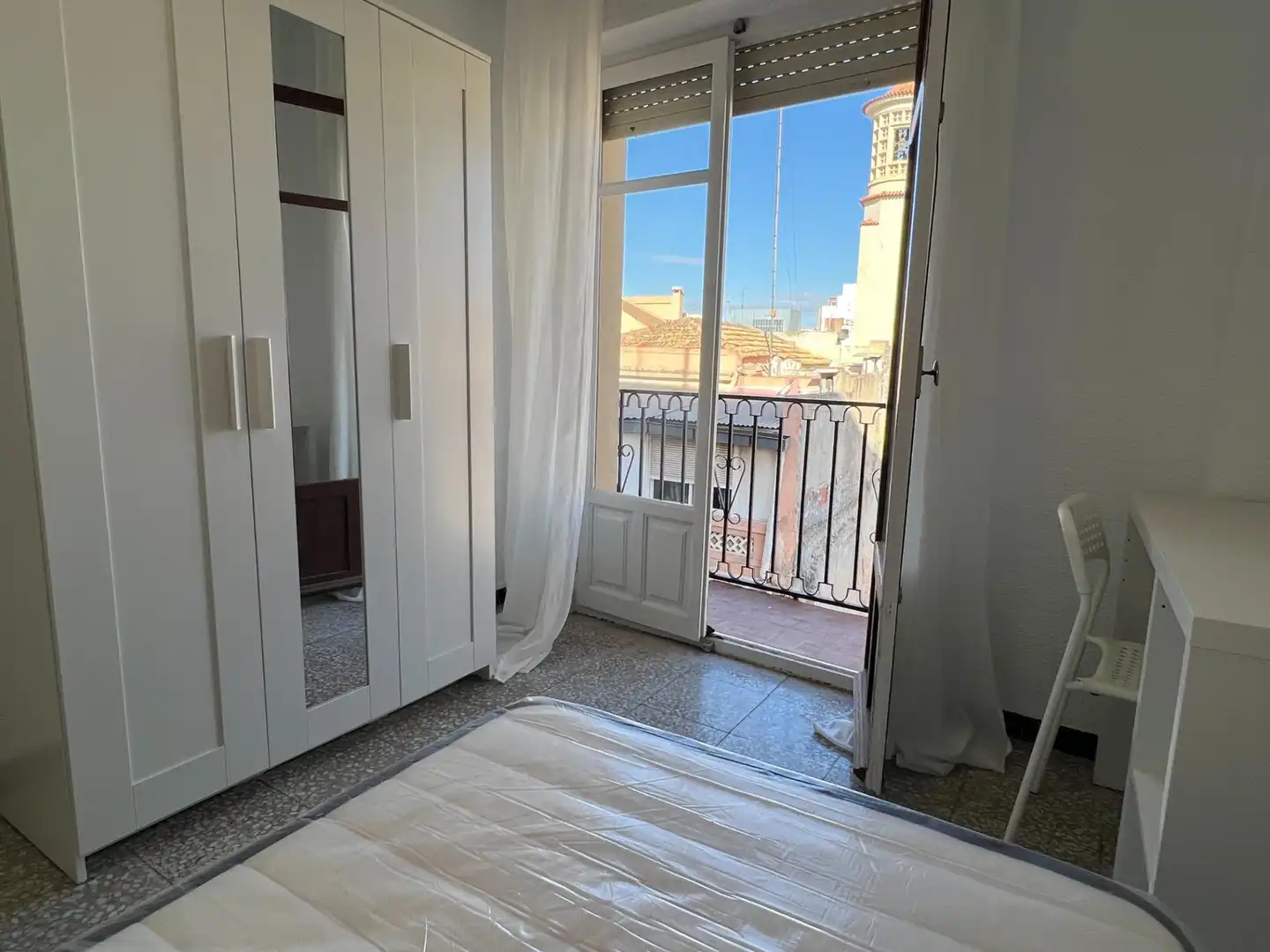 Habitación de Piso de alquiler en Elche / Elx con Amueblado y Balcón