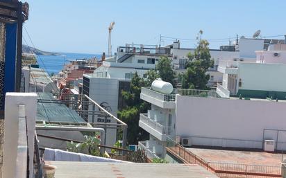 Vista exterior de Àtic en venda en Benidorm amb Aire condicionat, Terrassa i Balcó